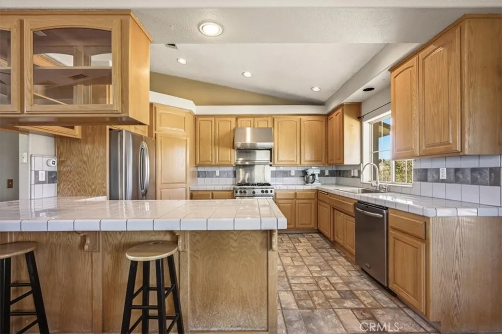1397 Sierra Pinon Hills, CA 92372