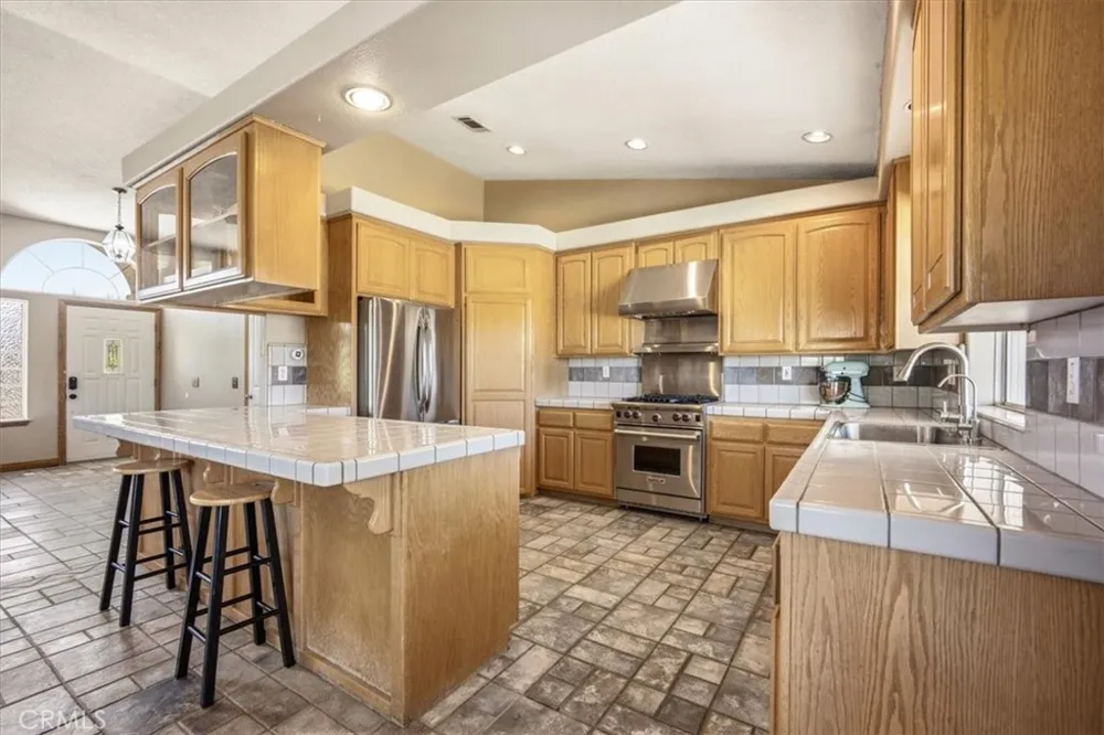 1397 Sierra Pinon Hills, CA 92372
