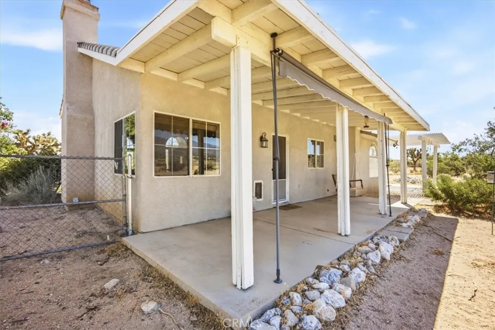 1397 Sierra Pinon Hills, CA 92372