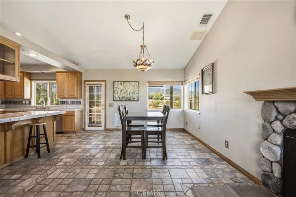1397 Sierra Pinon Hills, CA 92372