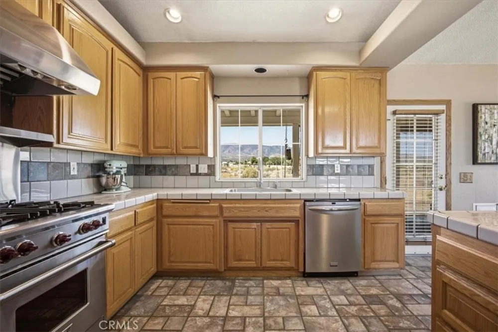 1397 Sierra Pinon Hills, CA 92372