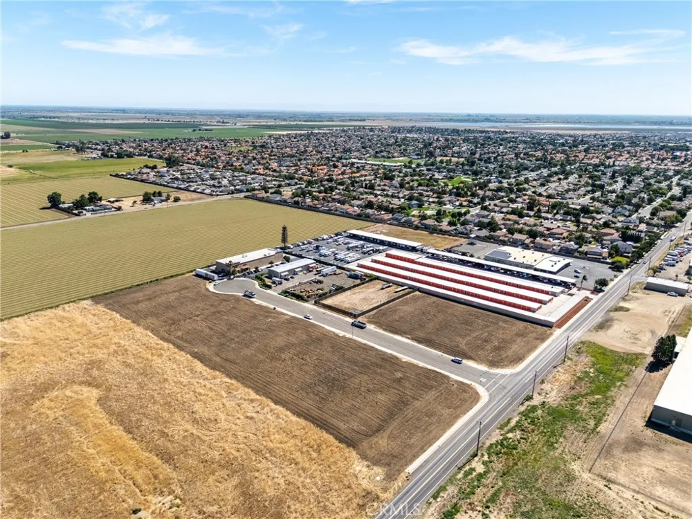 251 Commerce Los Banos, CA 93635