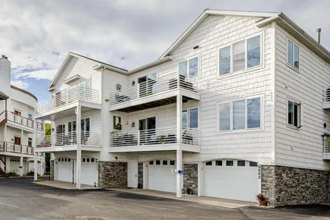 8668 Ellenwood  Drive Drive #11