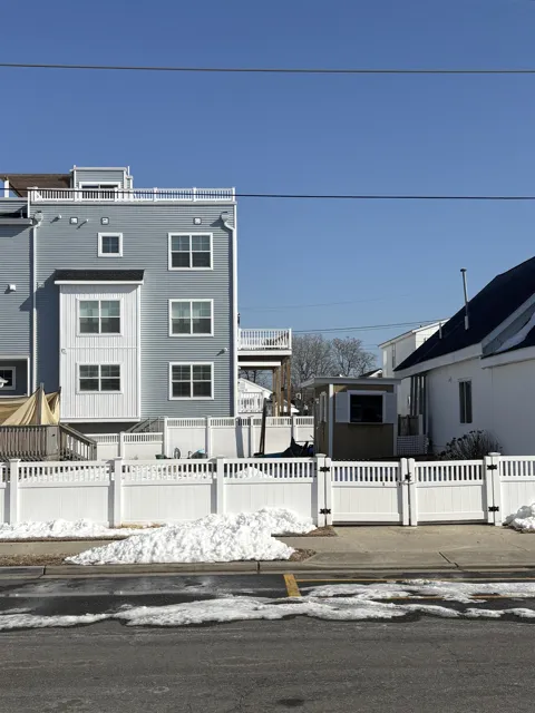 443 W Oak Avenue