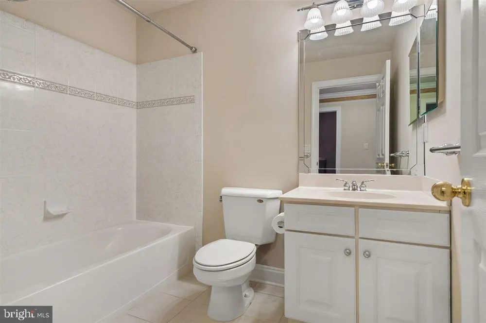 809 Turnberry Court Swainton, NJ 08210
