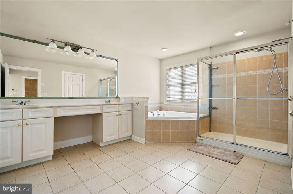 809 Turnberry Court Swainton, NJ 08210