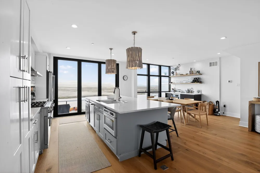 923 Stone Harbor Boulevard Stone Harbor Manor, NJ 08210