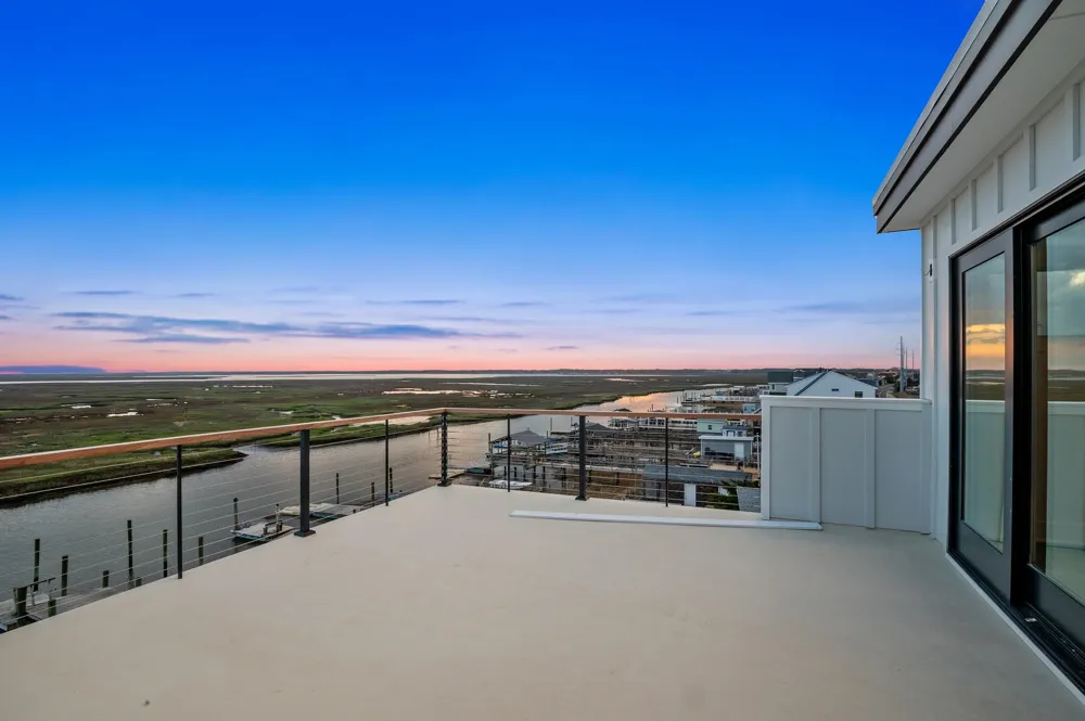 923 Stone Harbor Boulevard Stone Harbor Manor, NJ 08210
