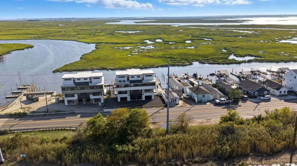 923 Stone Harbor Boulevard Stone Harbor Manor, NJ 08210