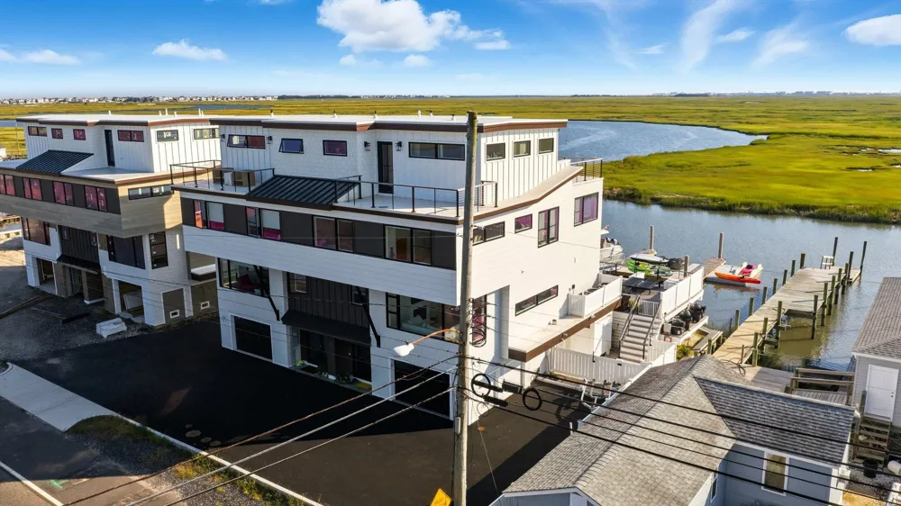 923 Stone Harbor Boulevard Stone Harbor Manor, NJ 08210