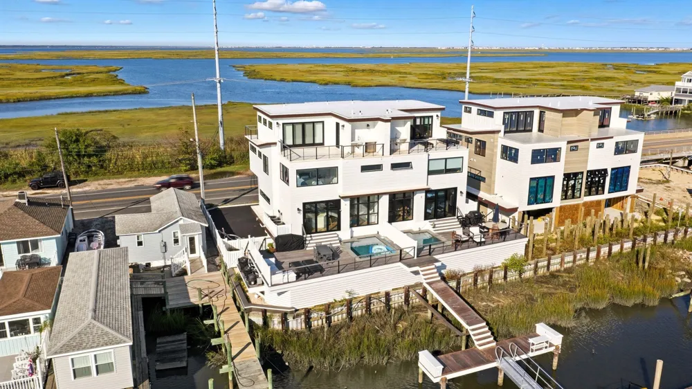 923 Stone Harbor Boulevard Stone Harbor Manor, NJ 08210