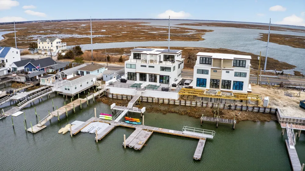 923 Stone Harbor Boulevard Stone Harbor Manor, NJ 08210