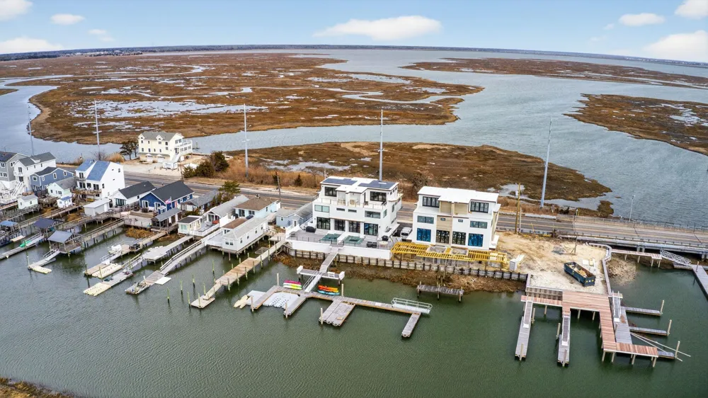 923 Stone Harbor Boulevard Stone Harbor Manor, NJ 08210