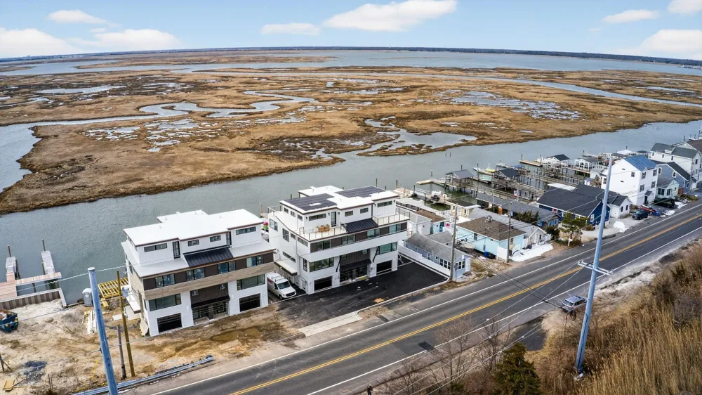 923 Stone Harbor Boulevard Stone Harbor Manor, NJ 08210