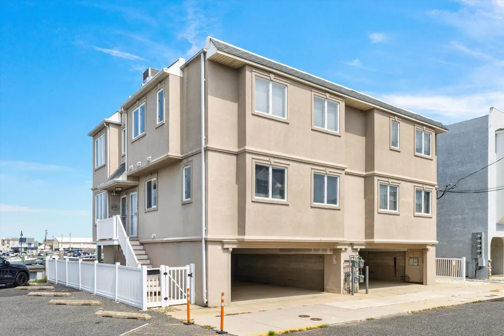 392 83rd Street Stone Harbor, NJ 08247