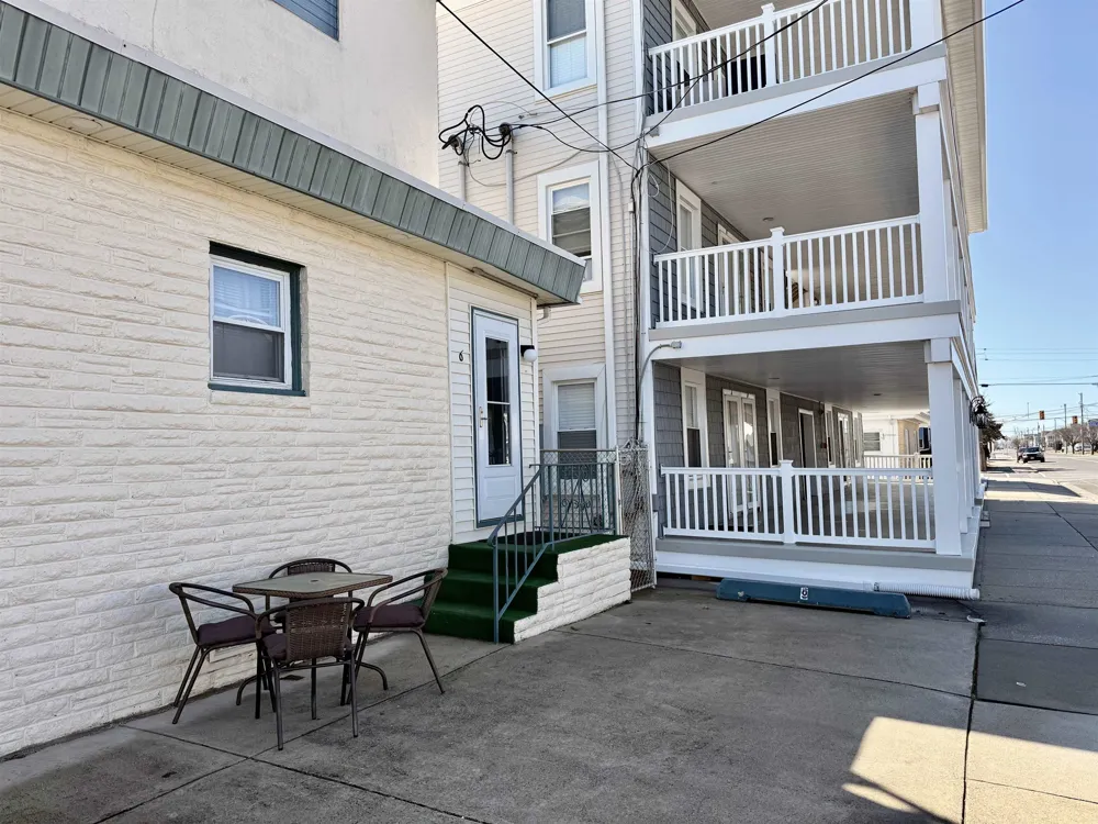 302 E Buttercup Road Wildwood Crest, NJ 08260