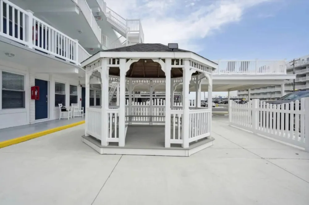 6109 Atlantic Avenue Wildwood Crest, NJ 08260