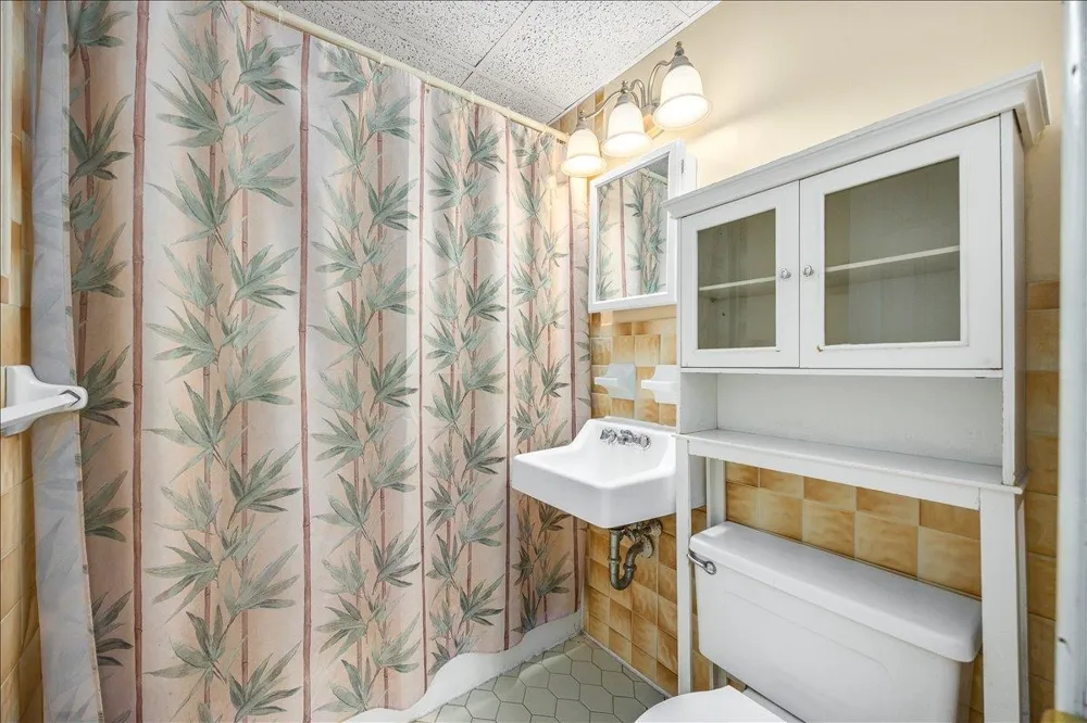 406 E Monterey Avenue Wildwood Crest, NJ 08260