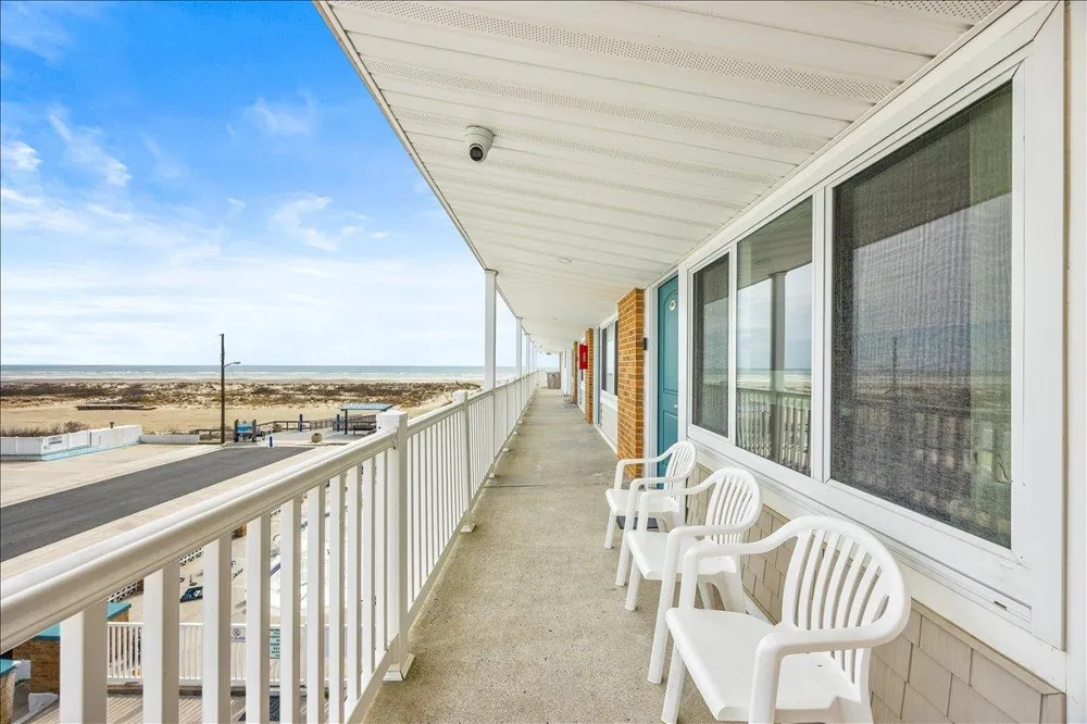 406 E Monterey Avenue Wildwood Crest, NJ 08260