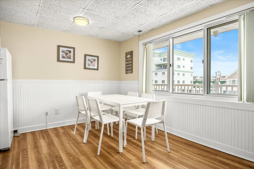 406 E Monterey Avenue Wildwood Crest, NJ 08260