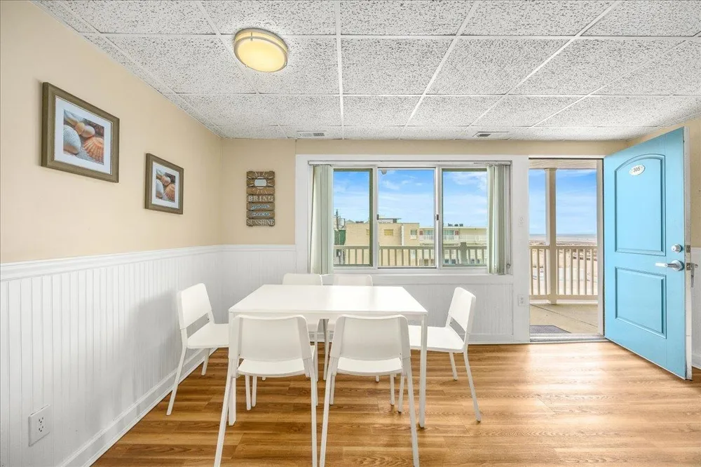 406 E Monterey Avenue Wildwood Crest, NJ 08260