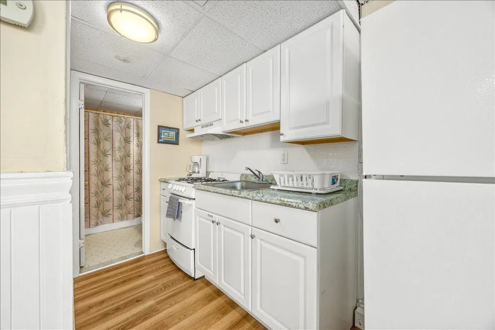 406 E Monterey Avenue Wildwood Crest, NJ 08260