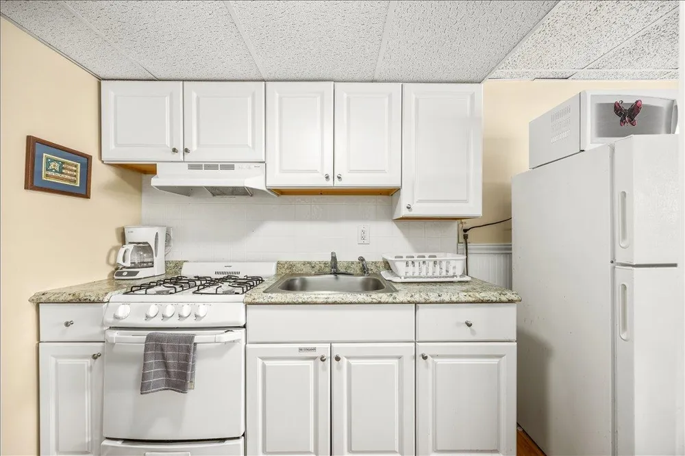 406 E Monterey Avenue Wildwood Crest, NJ 08260