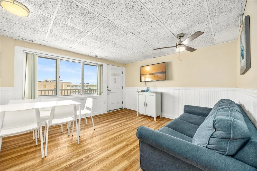 406 E Monterey Avenue Wildwood Crest, NJ 08260
