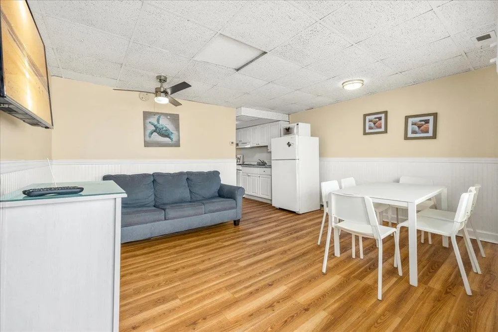 406 E Monterey Avenue Wildwood Crest, NJ 08260
