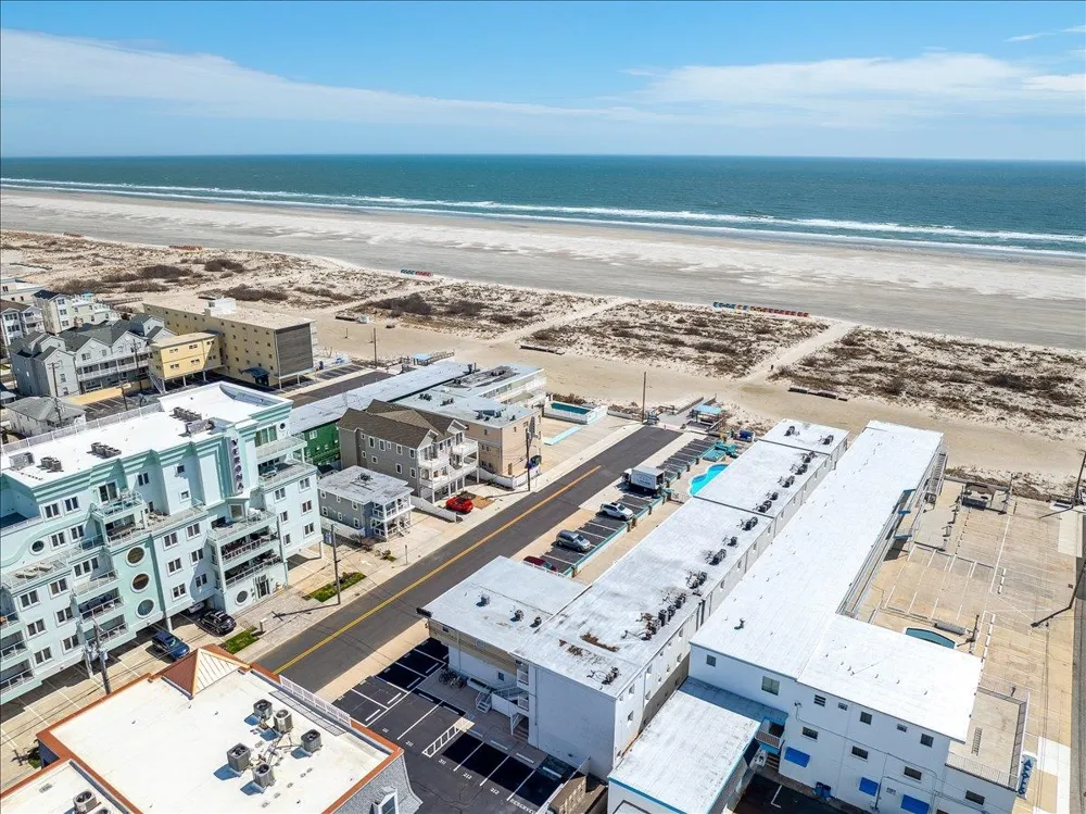406 E Monterey Avenue Wildwood Crest, NJ 08260