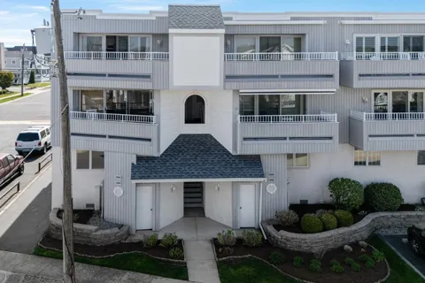 10802 Sunset Drive