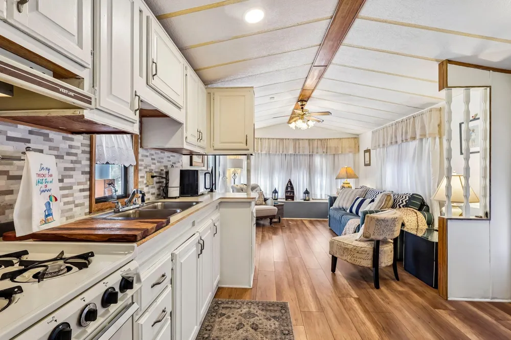 34 Wildwood Avenue Dennisville, NJ 08270