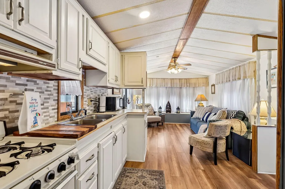 34 Wildwood Avenue Dennisville, NJ 08270