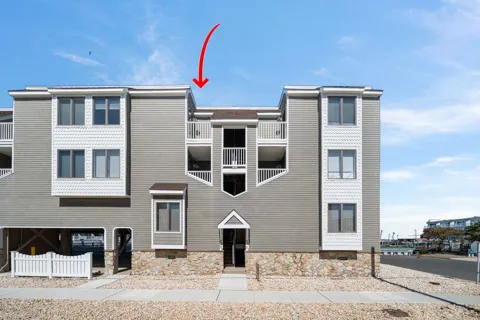 8201 Third Avenue