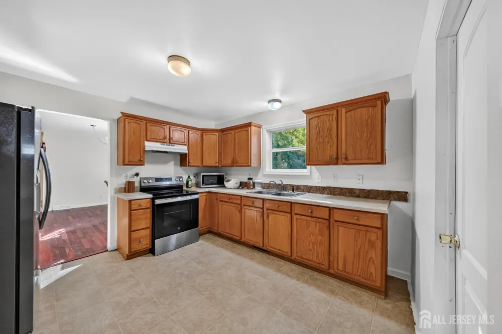 444 Hunt Avenue Trenton, NJ 08610