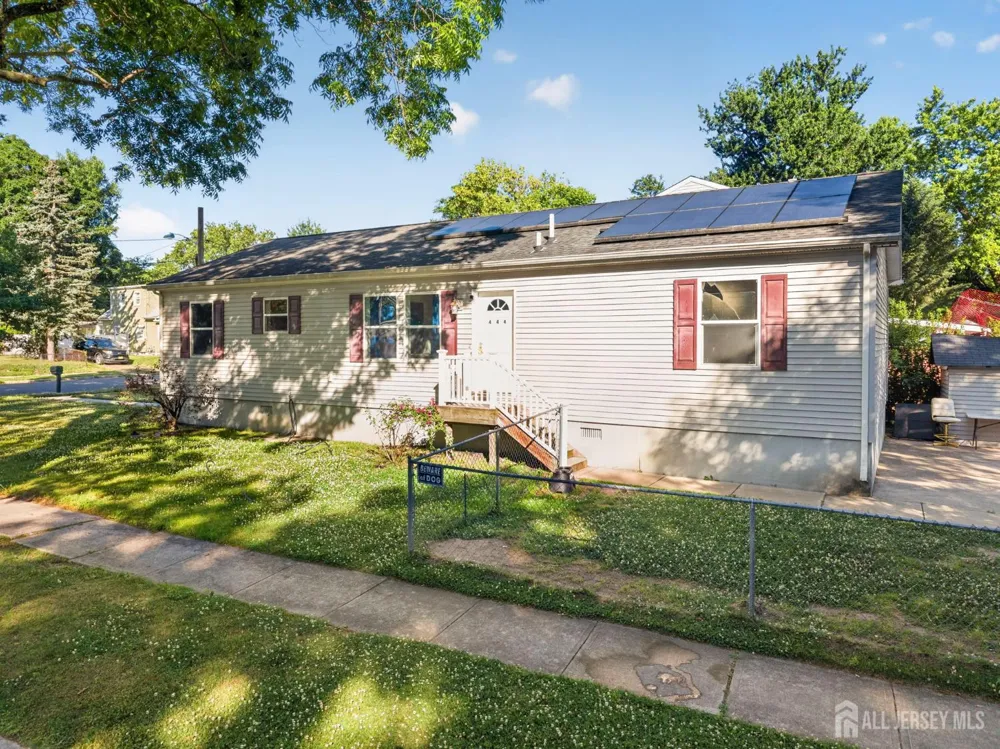 444 Hunt Avenue Trenton, NJ 08610