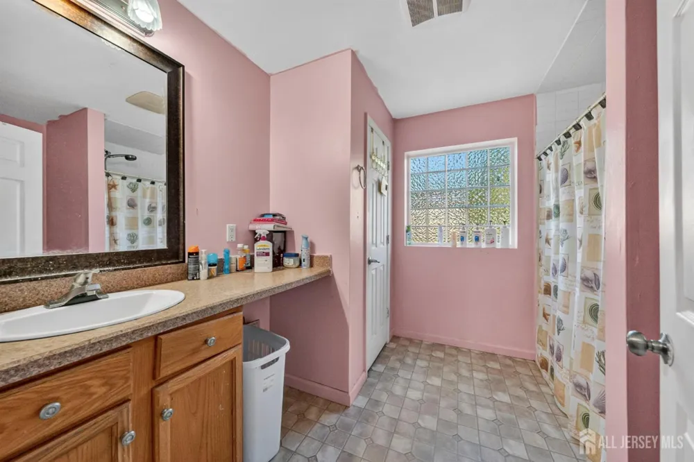 444 Hunt Avenue Trenton, NJ 08610