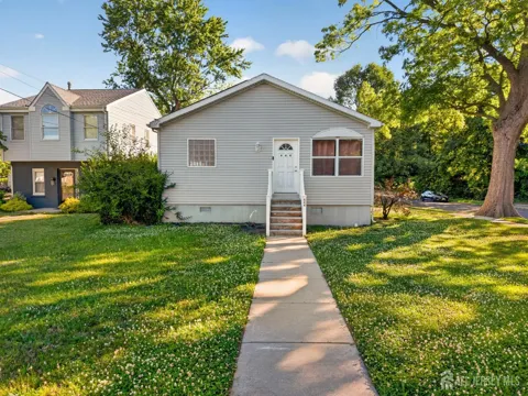 444 Hunt Avenue