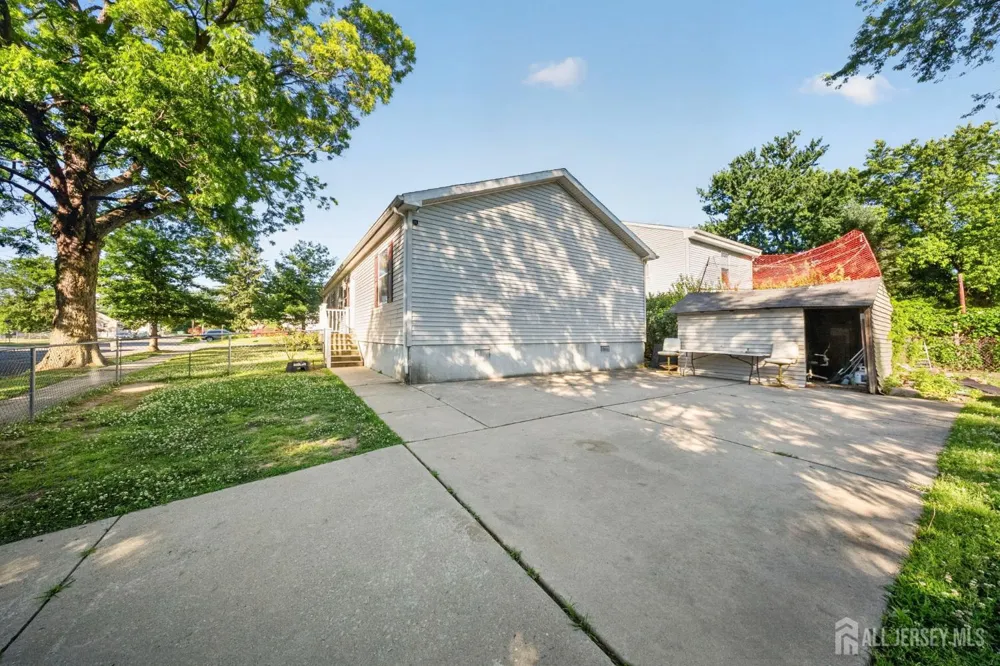 444 Hunt Avenue Trenton, NJ 08610