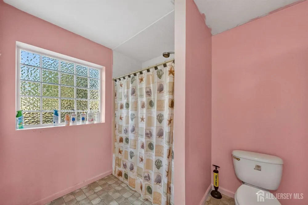444 Hunt Avenue Trenton, NJ 08610