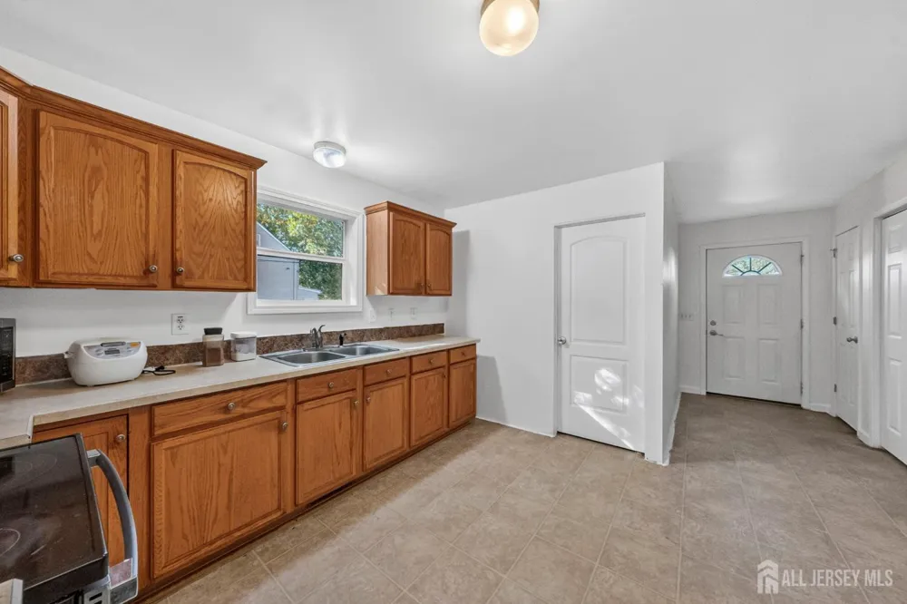 444 Hunt Avenue Trenton, NJ 08610