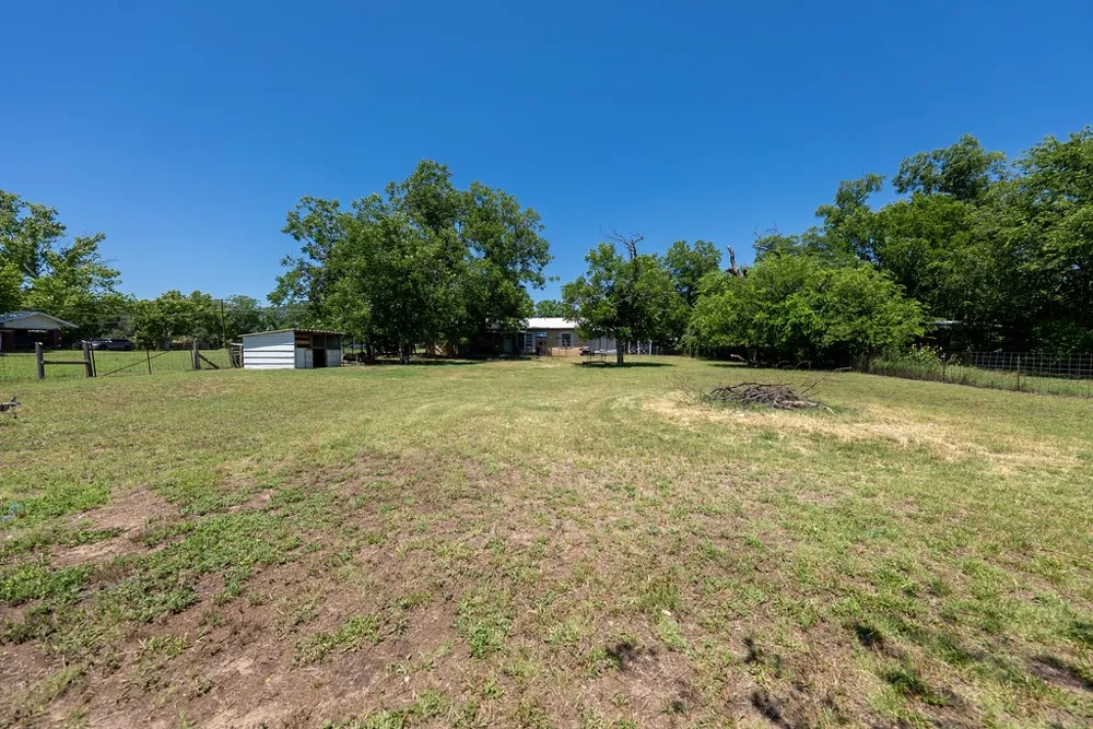 414 W Roberts Street Gorman, TX 76454