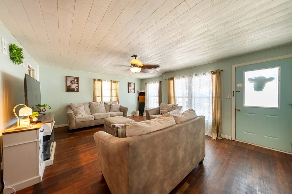 414 W Roberts Street Gorman, TX 76454