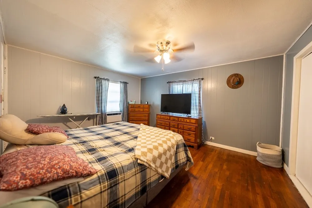 414 W Roberts Street Gorman, TX 76454