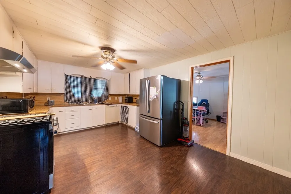 414 W Roberts Street Gorman, TX 76454