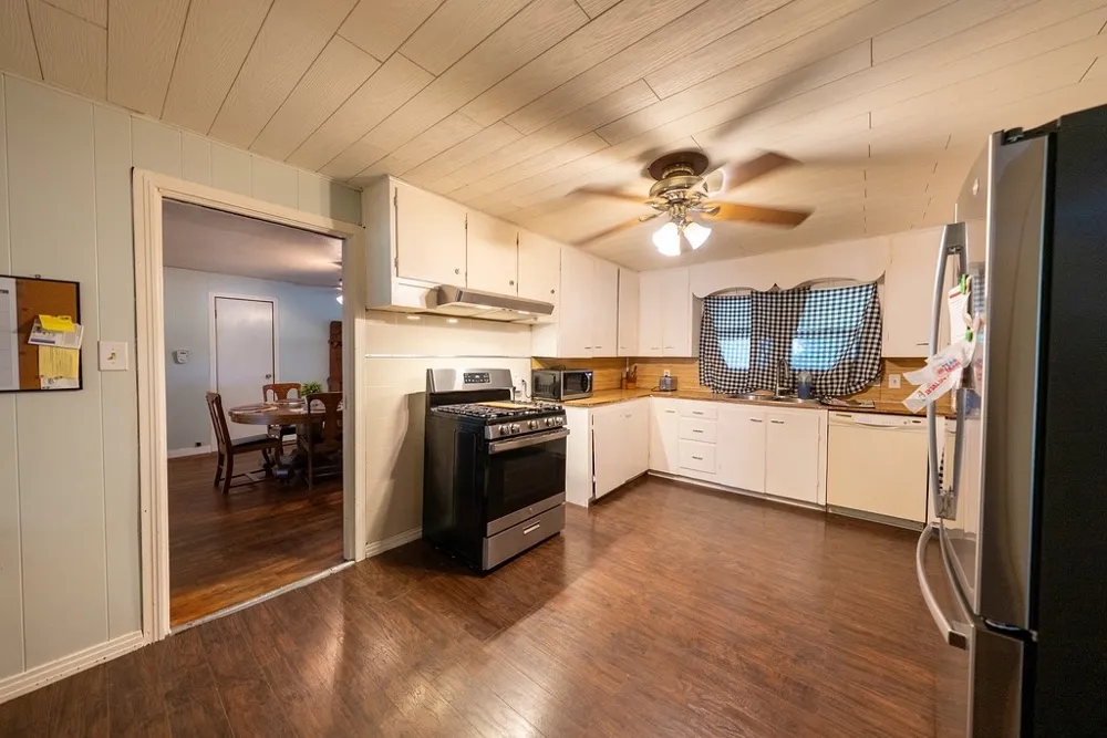 414 W Roberts Street Gorman, TX 76454