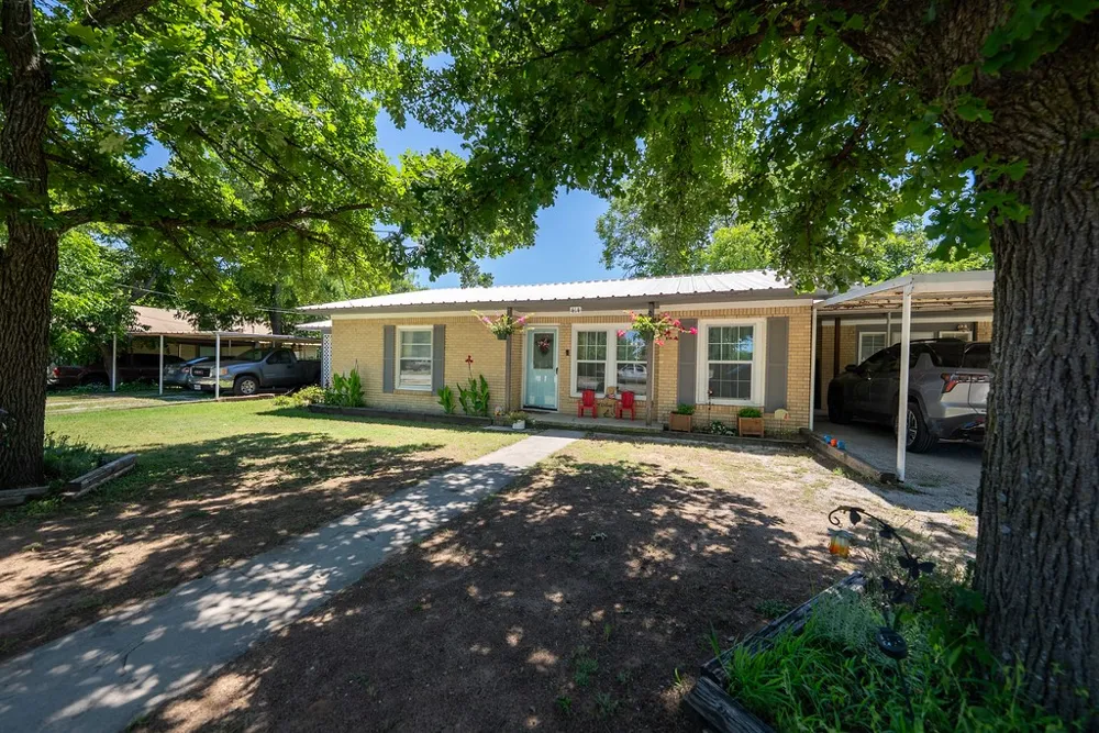 414 W Roberts Street Gorman, TX 76454