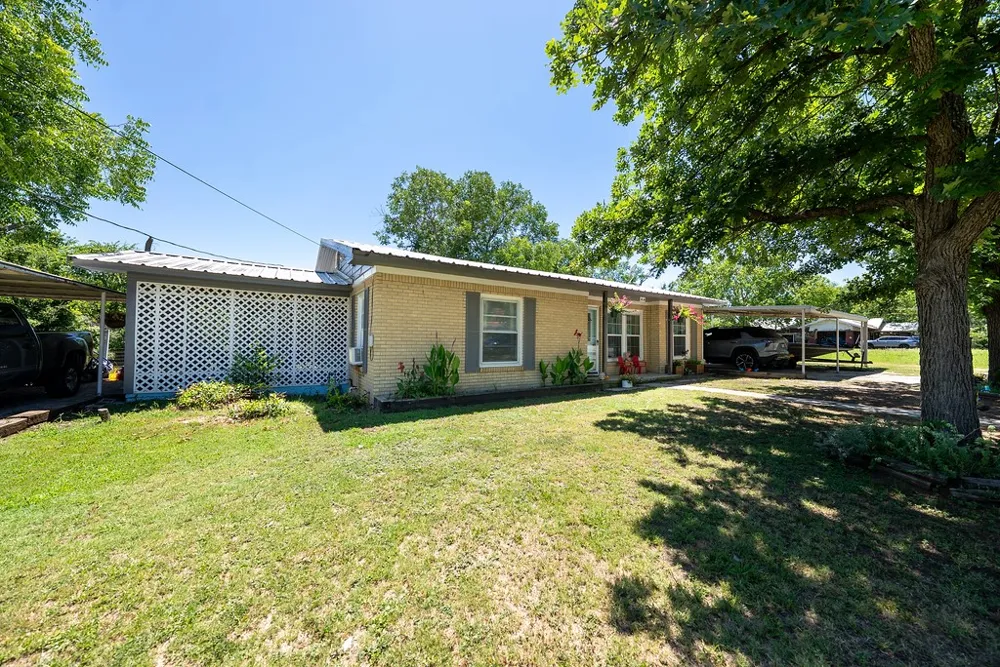 414 W Roberts Street Gorman, TX 76454