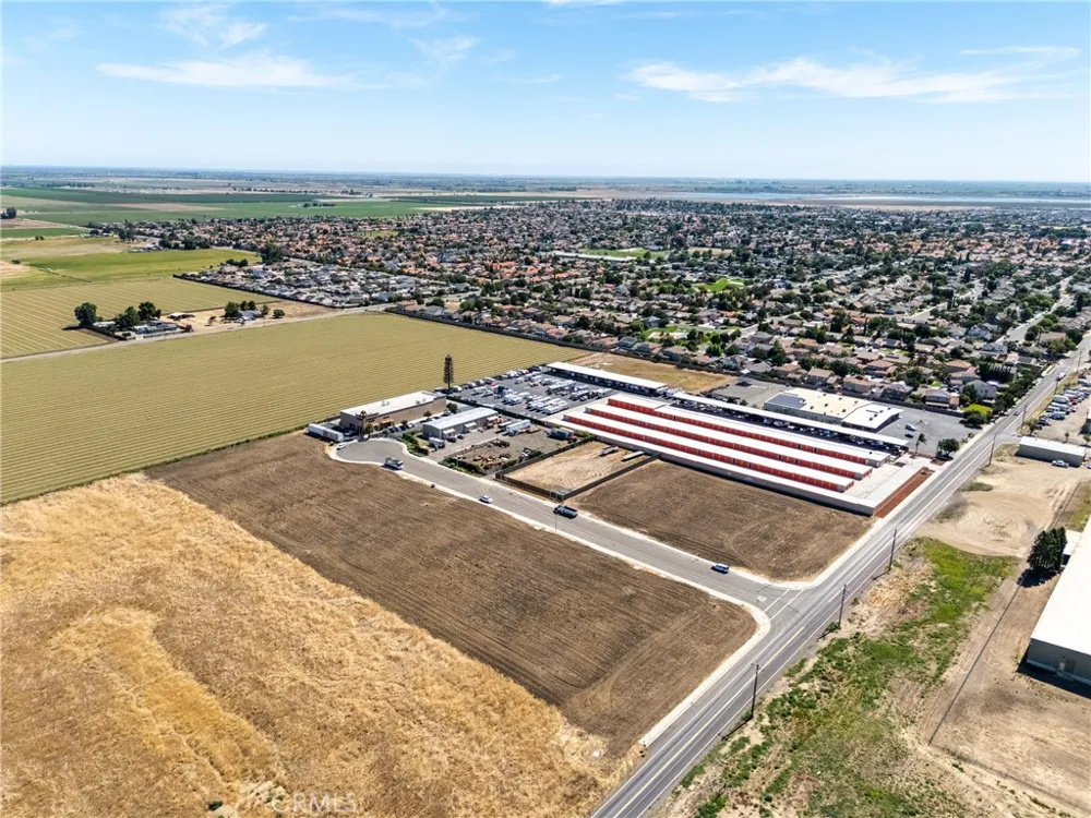 239 Commerce Los Banos, CA 93635
