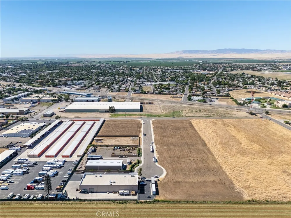 239 Commerce Los Banos, CA 93635